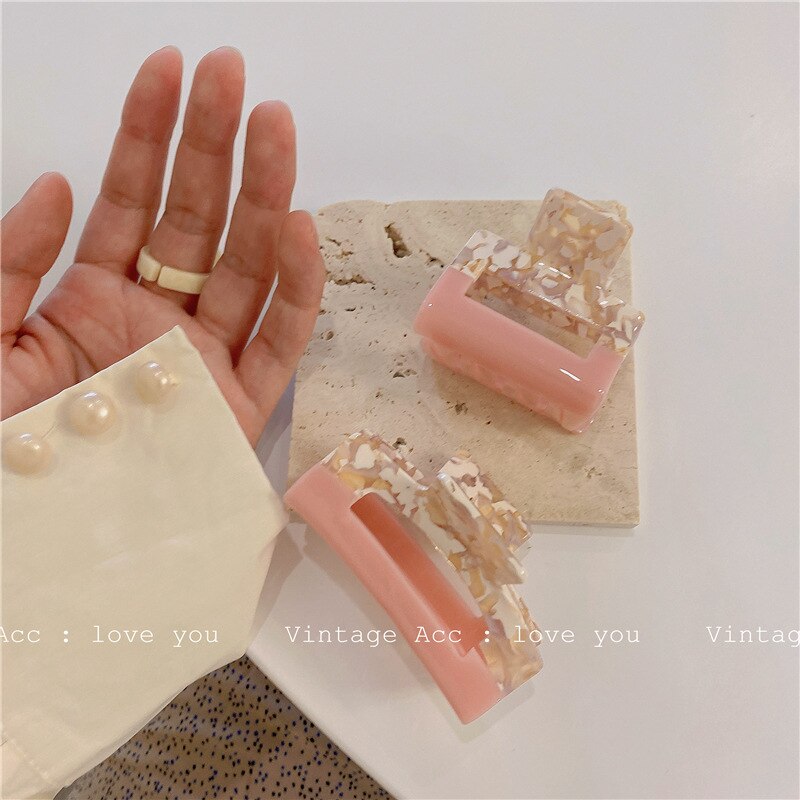 AOMU Sweet Romantic Pink Acrylic Hollow Square Hairpin Smooth Irregular Geometric Splicing Floral Hair Claw for Women Jewelry