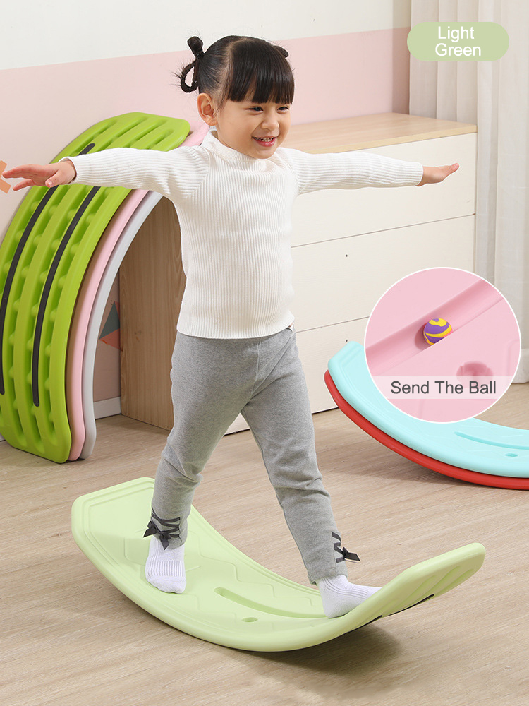 Altalena Balance Board plastica asilo all&#39;aperto per bambini Indoor Smart Kids Sense Training curvo Skateboard nuoto giocattolo regalo: Light Green