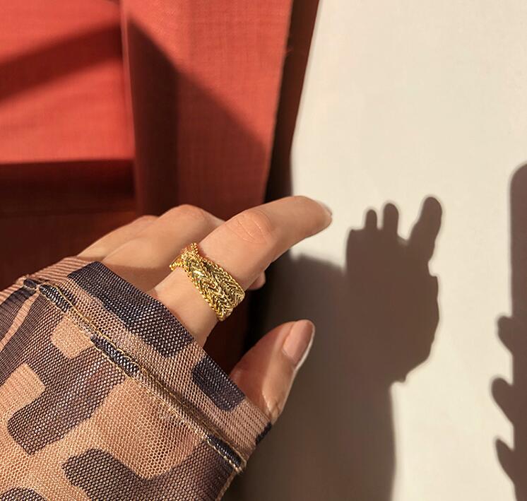 Fashionable gold color cool women temperament soft chain simple soft ring