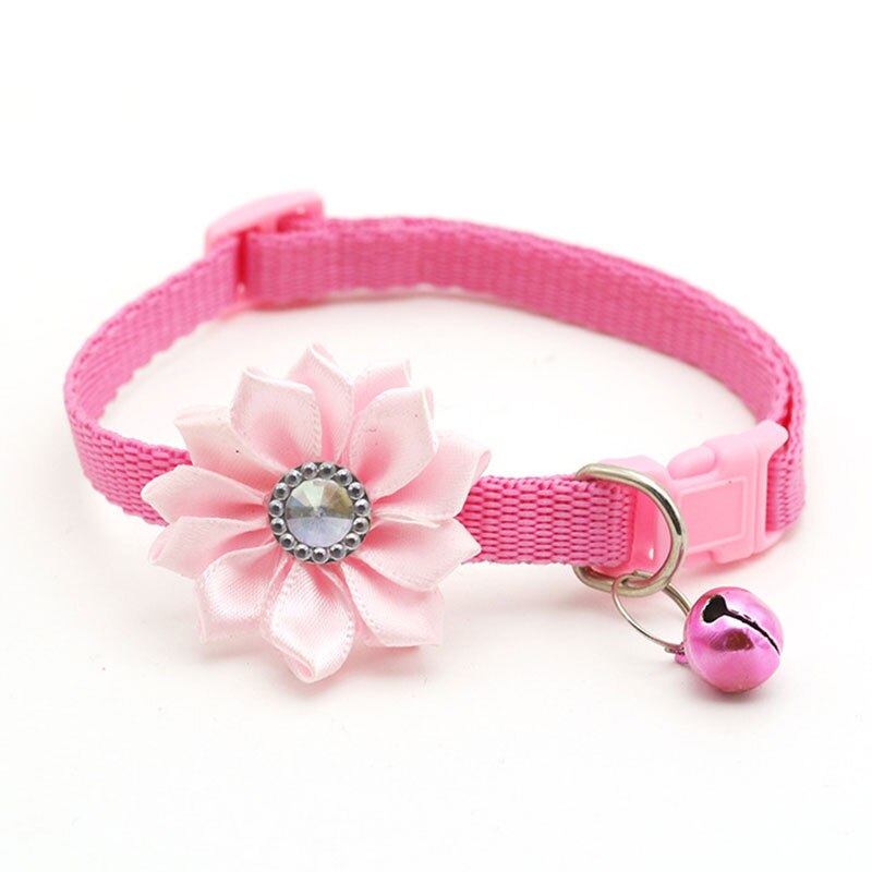 1PC collier pour chien fleur cloche diamant chien chat collier cou sangle réglable facile à porter boucle beau chat collier chat accessoires