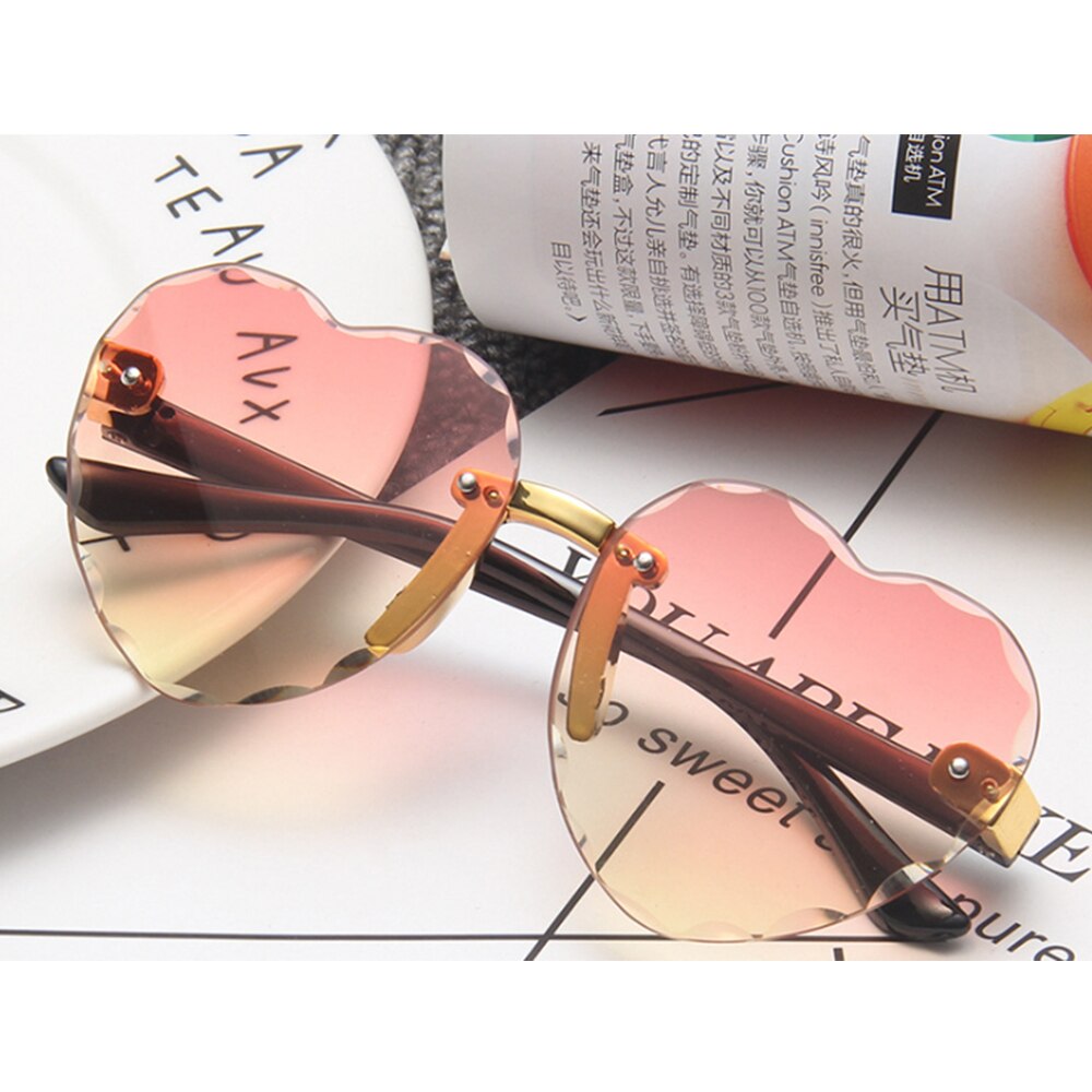 Child Cute Heart Rimless Frame Sunglasses Children Kids Gray Pink Red Lens Boys Girls UV400 Protection Eyewear