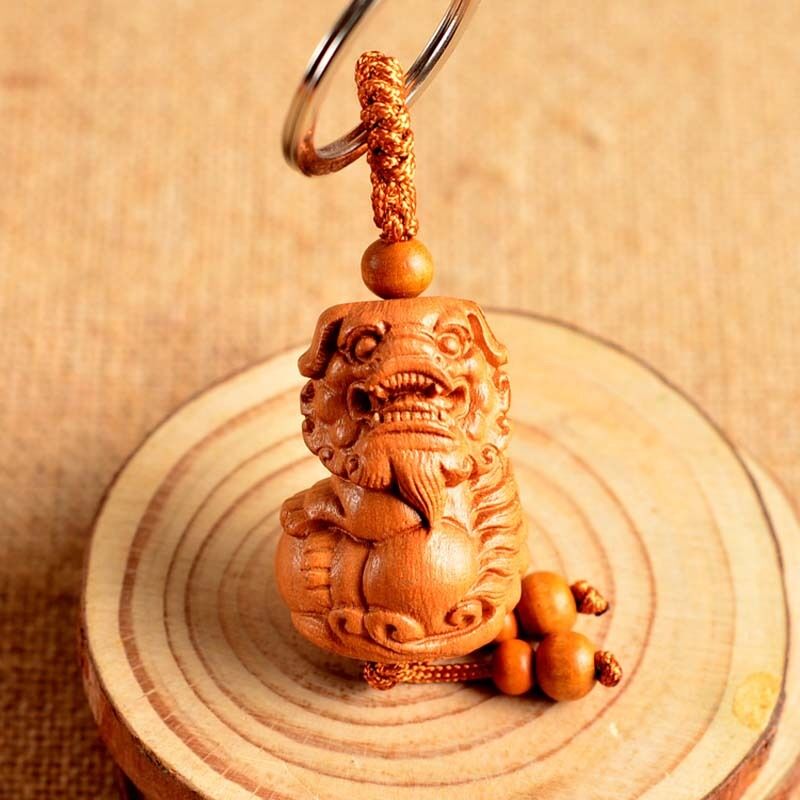 Hout 3D Carving Chinese Feng Shui Geomancy Leeuw Foo Hond Standbeeld Sleutelhanger Sleutelhanger