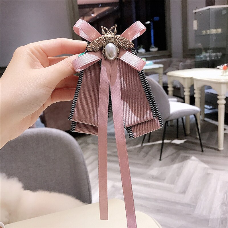 nueva coreana para mujeres bonito lazo de abejas Rosa Cinta Larga broche grande para chica Corsage pajarita