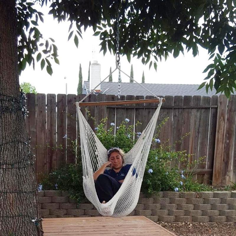 Cadeira de balanço confortável prática portátil da rede da corda do algodão grande para a mobília exterior do pátio suprimentos essenciais