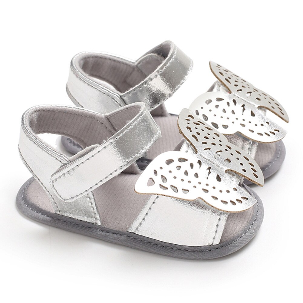 Helt nyfødt småbørn spædbarn baby drenge piger blød sål krybbesko sød sommerfugl sommer sandaler sko: Sølv / 0-6 måneder