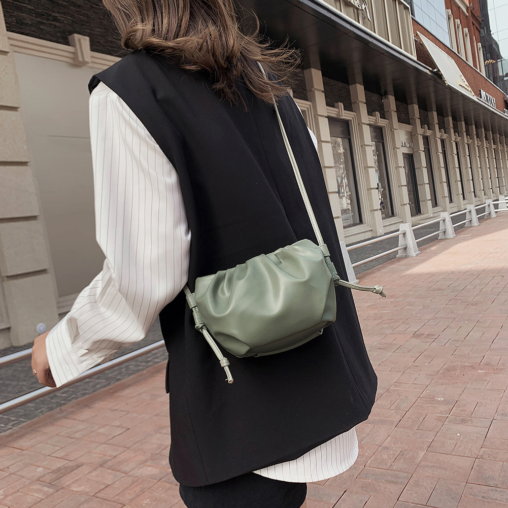 Weichen PU Leder Wolke bilden Frauen Schild Kupplung Tasche Gefaltete Knödel Schulter Bote Tasche Kleine Nette Dame umhängetasche