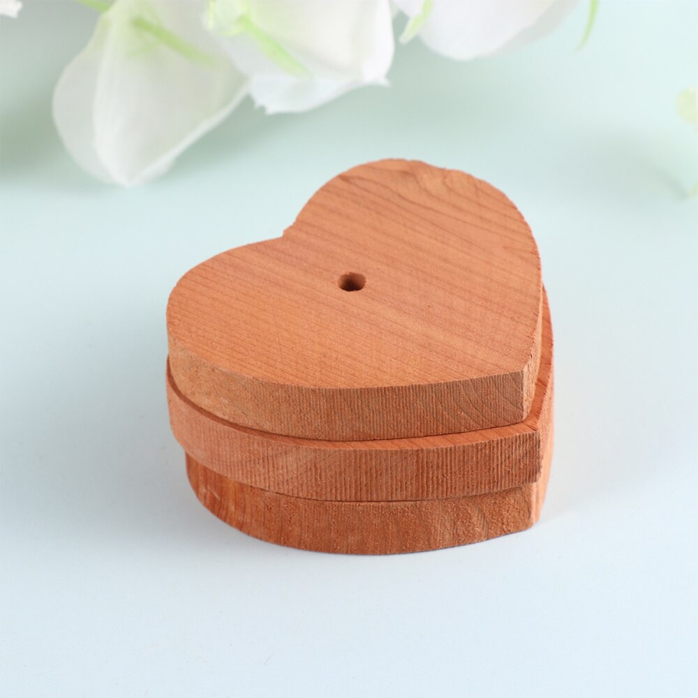 10pcs Cedar Wood Chips Heart Shape Cedar Wood Slices Mothproof Wardrobe Cedar Wood Chip