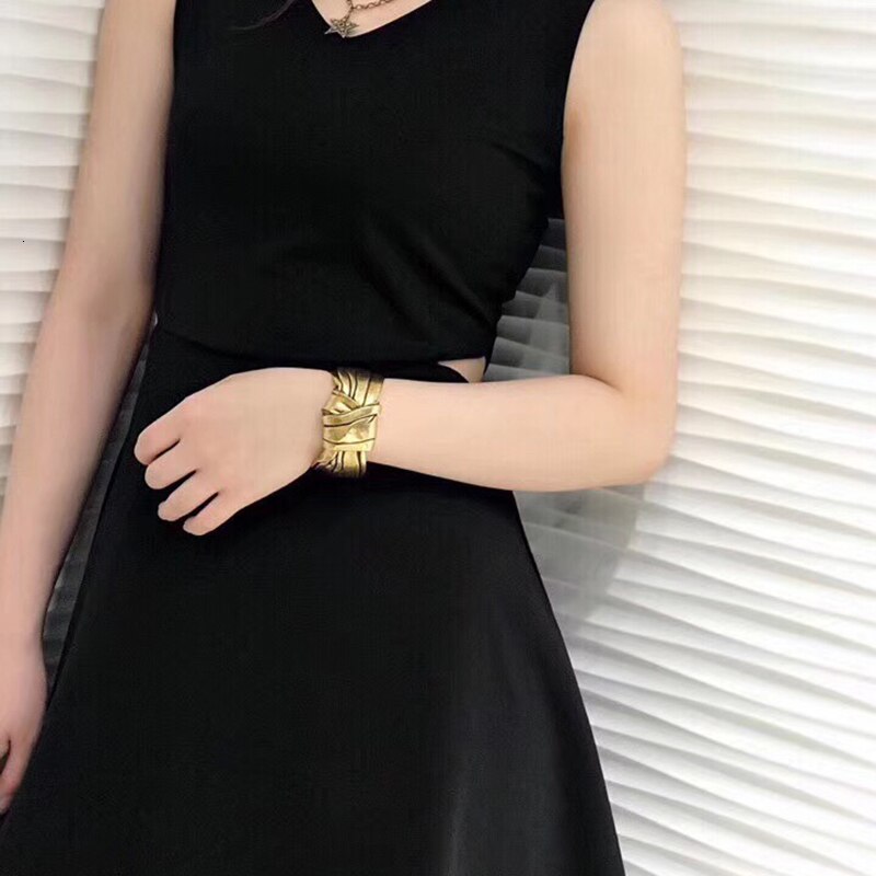Neue Jahrgang Gold Farbe Bowknot Schmuck Knoten Armbinde Jahrgang Armreif groß Manschette Armbinde Heißer Schmuck Armbinde