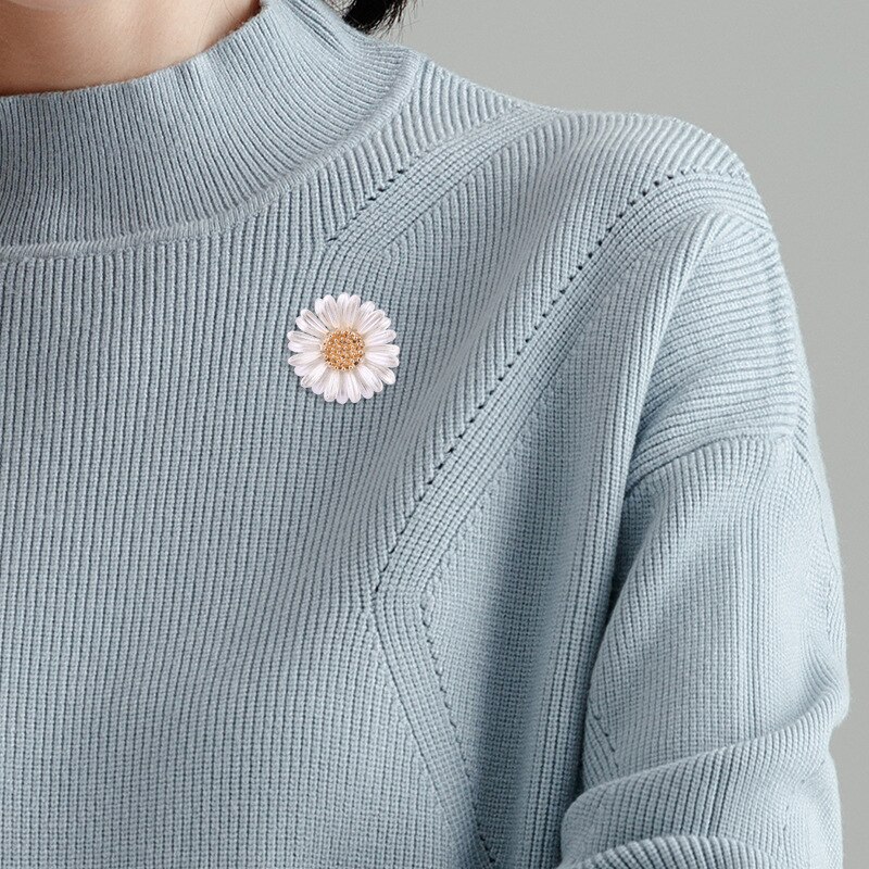 Spille piccola margherita spilla fiore anti-luce spilla gonna colletto ago Cardigan scialle sciarpa fibbia abbigliamento accessori donna regalo