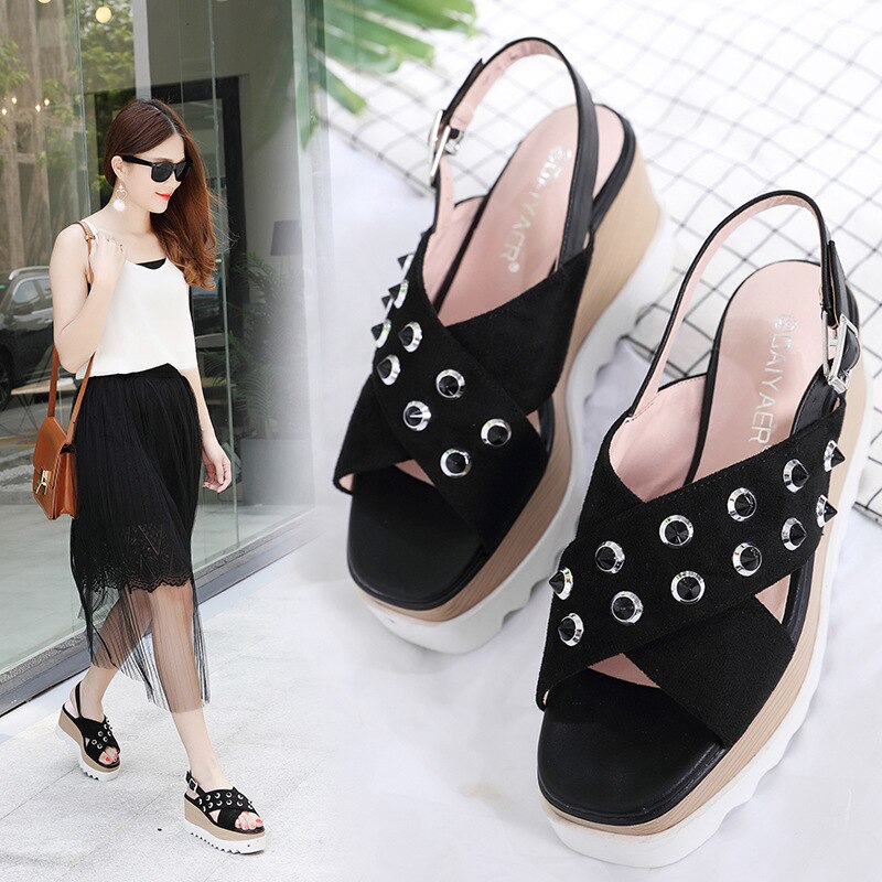 Open Teen Hoge Hak Wig Schoenen Dikke Bodem Muffin Sandalen Vrouwelijke Zomer Gesp Suède Klinknagel Sandalen Vrouwen Zomer Schoenen