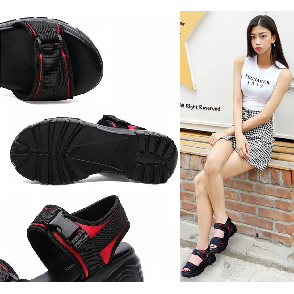 Zomerse dikke sleehak sandalen met plateauzool voor dames, cool strand, bijpassende sportschoenen met gesp, open teen, plat, buiten, zwart