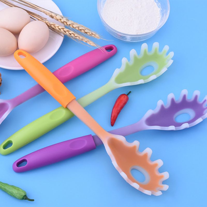 Praktisk silikone plast håndtag spaghetti pasta nudelske scoop dørslag køkken madlavning gadget værktøjer