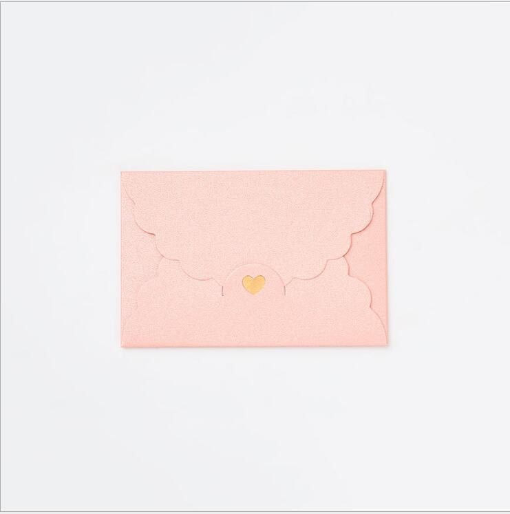 50pcs 10.5*7cm Pearlescent Kraft Paper Love Heart Envelope Mini Card Envelope Romantic Love Letter Paper Envelope: pearl pink