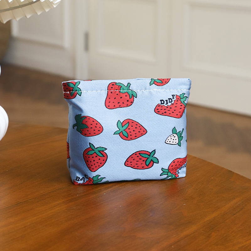 Women's Cosmetic Bag Small Blue Strawberry Portable Cosmetics Lipstick Storage Bag Commuter Coin Purse Clutch Bag Key Case