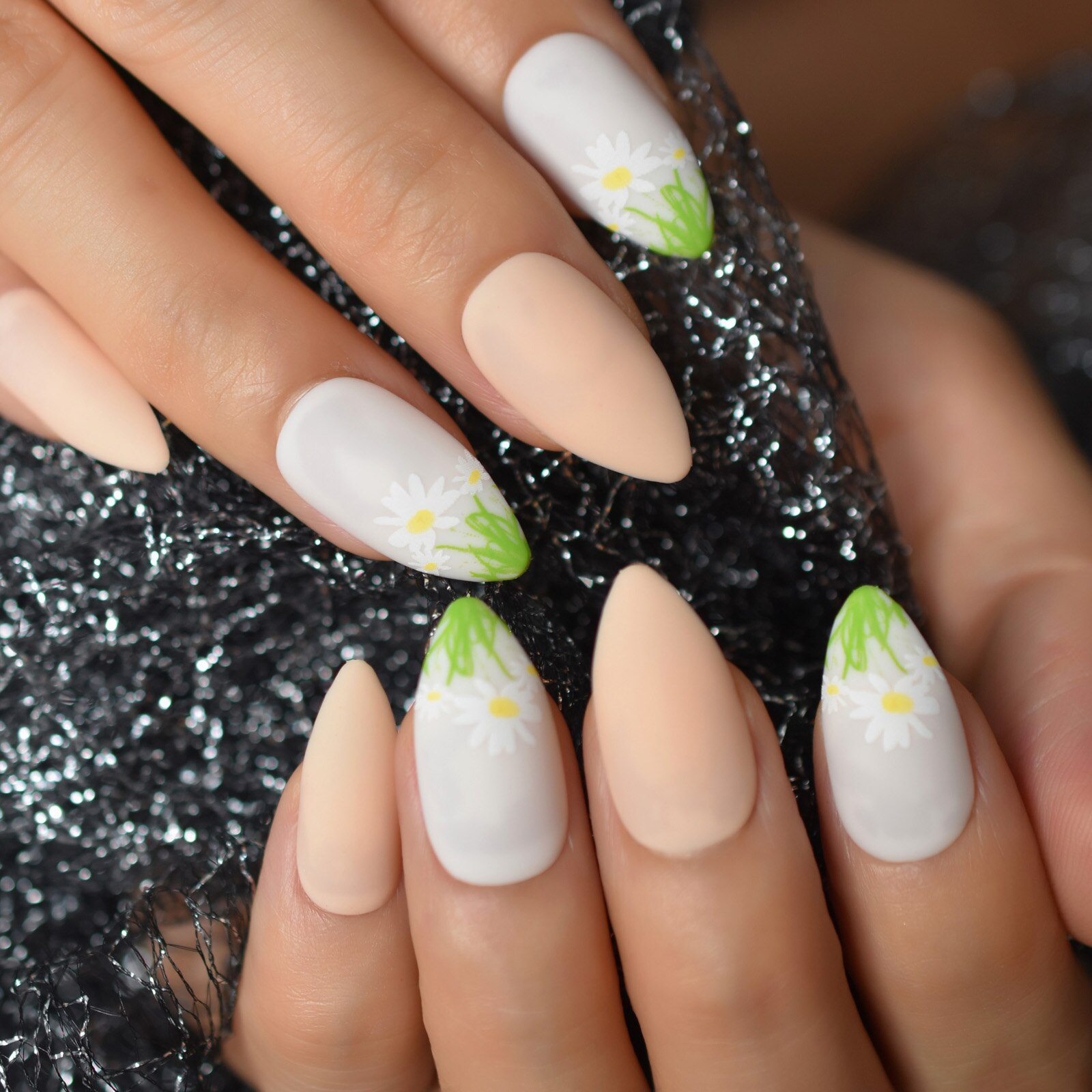 Faux ongles en forme de pâquerettes, à pression mixte, couverture complète, en amande moyenne, joli, mignon, acrylique, motifs originaux, fournitures, 28 pièces