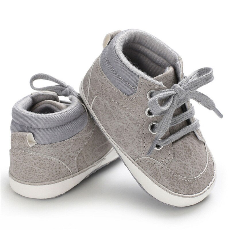 Nyfødt baby børn krybbesko dreng pige blød sål solid kausal bund first-walker anti-skrid sneakers prewalker sko: Grå / 0-6 måneder