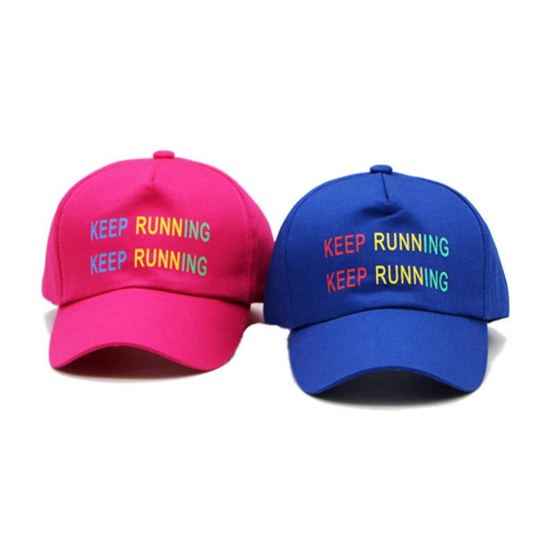 Lente en zomer snoepkleurige keep running-pet met geborduurde letters