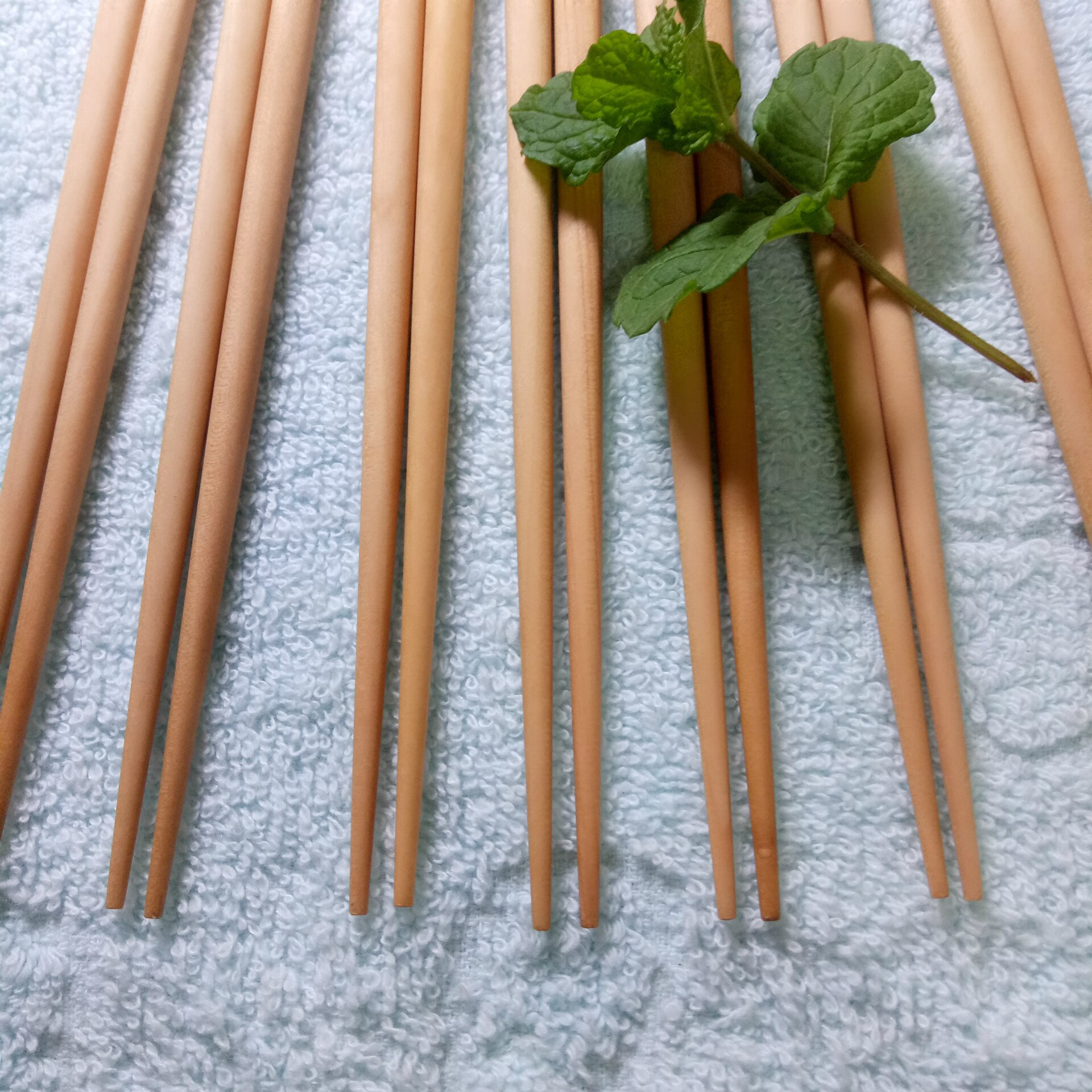 5 Pairs Natural bamboo Chopsticks Chinese Reusable Non-Slip Sushi Sticks Kitchen Accessories Wood Chopsticks Healthy Chinese