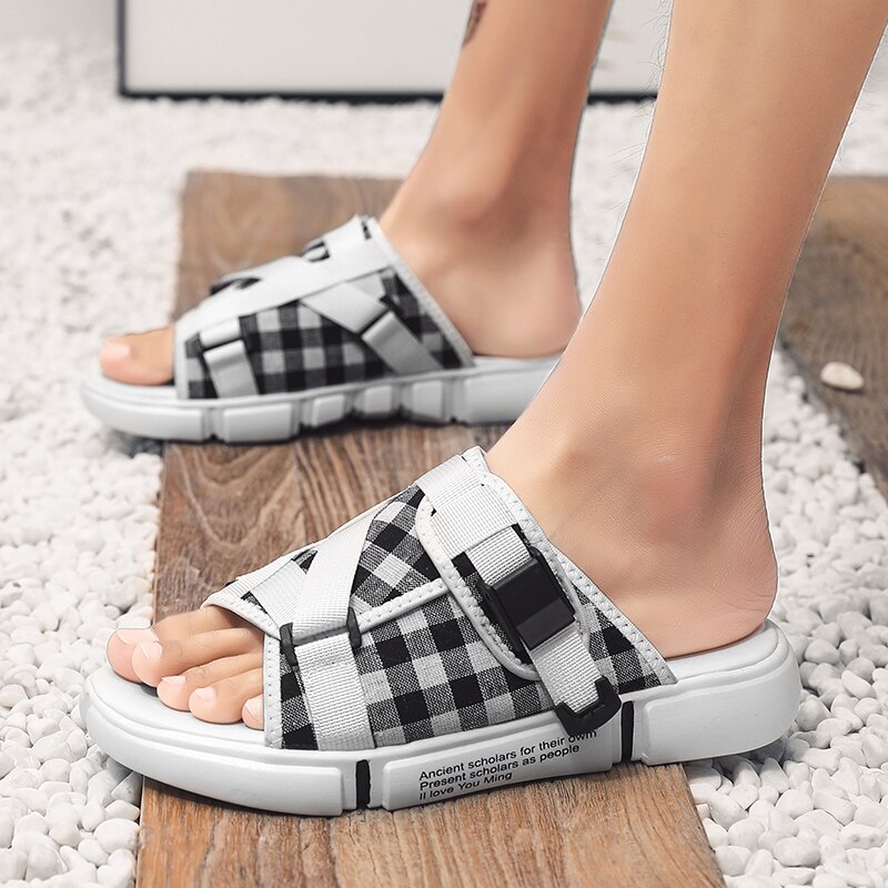 CYYTL hommes été pantoufles chaussures sandales hommes décontracté intérieur ou extérieur plage bain tongs hommes tendance antidérapant plat: Black White ZZ010 / 42