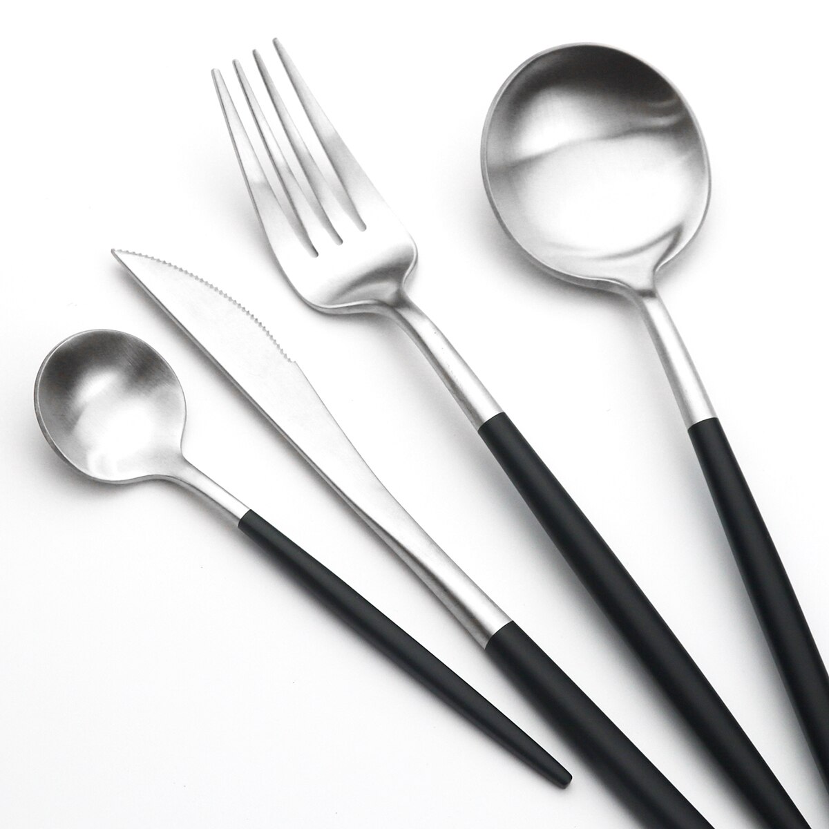 Western Silver Dinnerware Set Knife Fork Dessert Spoon Cutlery Set 304 Stainless Steel Tableware Set Home Kitchen Silverware Set