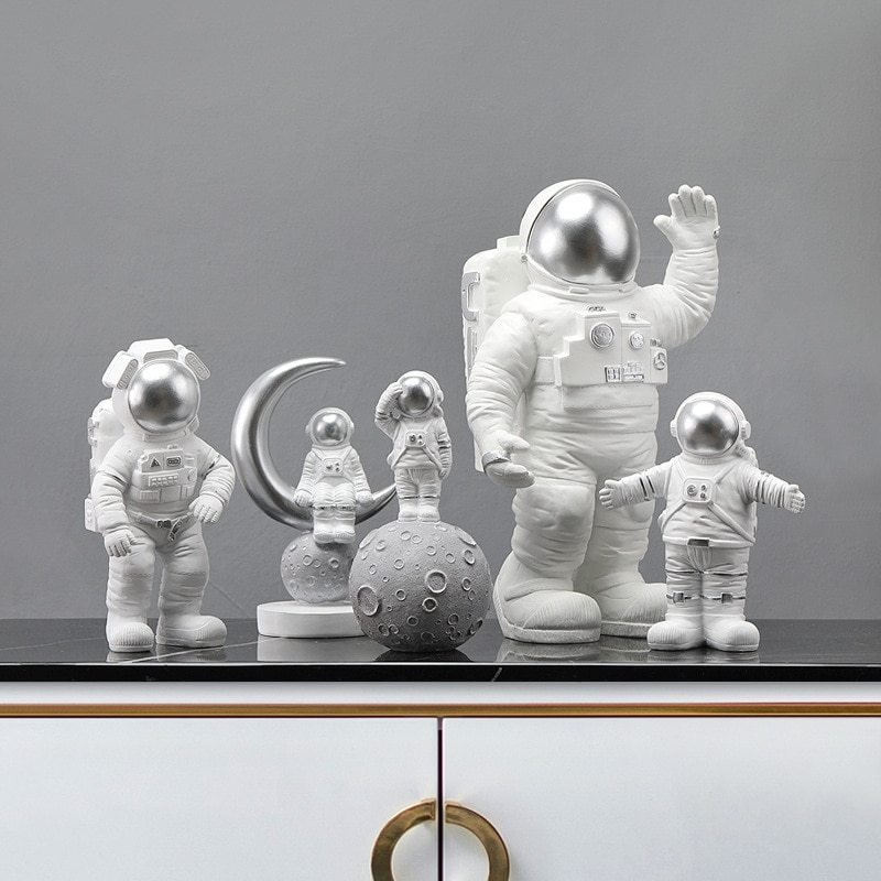 Figurine astronaute blanche cosmonaute Figurines lune Statue espace homme Sculpture décoration de la maison Miniatures ornement de table pour les enfants