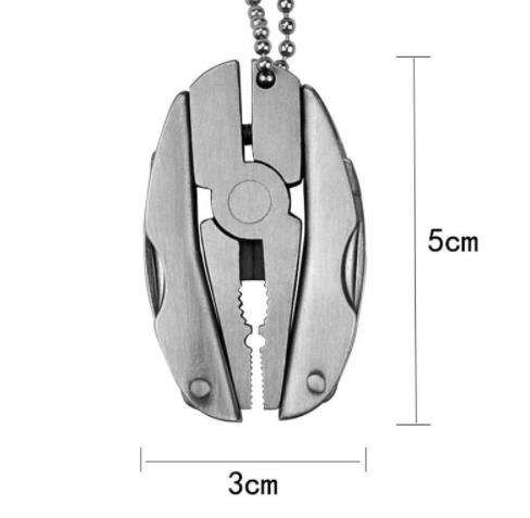 Um chaveiro dobrável com mini alicate muilti, porta-chaves prateado de bolso para caminhadas ao ar livre