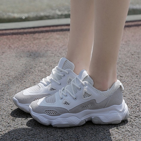 Sports Shoes Women's Outdoor Mesh Lace Up Running Breathable Shoes Women Trend Sneakers Sports Wear For Women Gym Tide Feminino