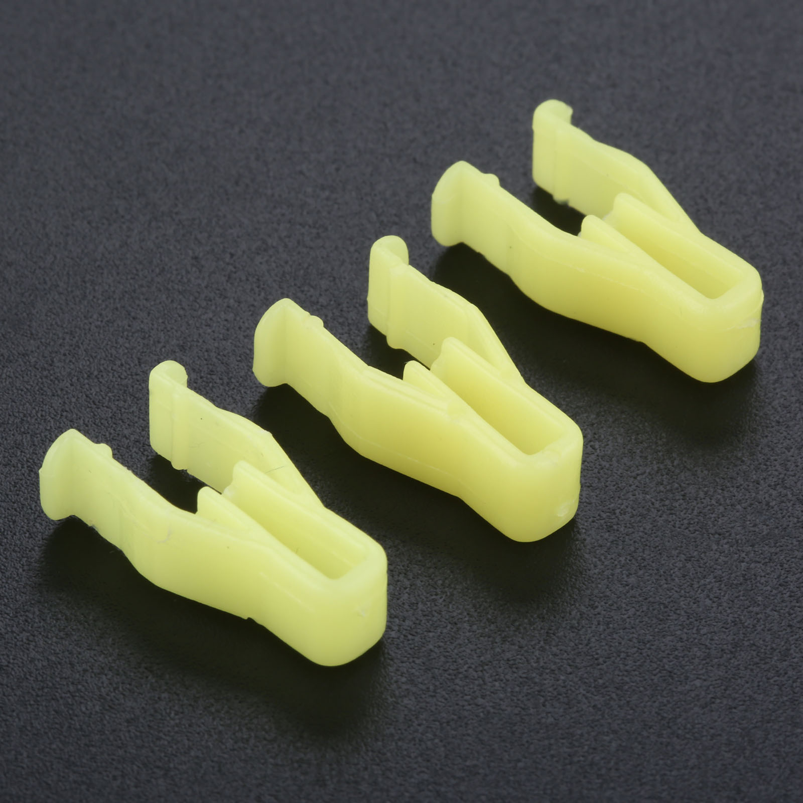 50Pcs Auto Fasteners Car Control Panel Dashboard CD Player Clips Universal Plastic Fastener Clip HE08 Yellow