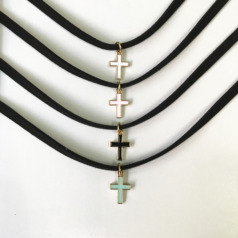Gargantilla gótica Retro, Collar Punk de terciopelo negro para mujer, Collar con colgante de Cruz corta, joyería, bisutería, al por mayor