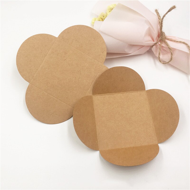 20 piezas de colores Kraft para tarjetas de pendientes, cubierta para tarjetas de pendientes, lindo y exquisito pendiente fácil de guardar y llevar de 13x13cm