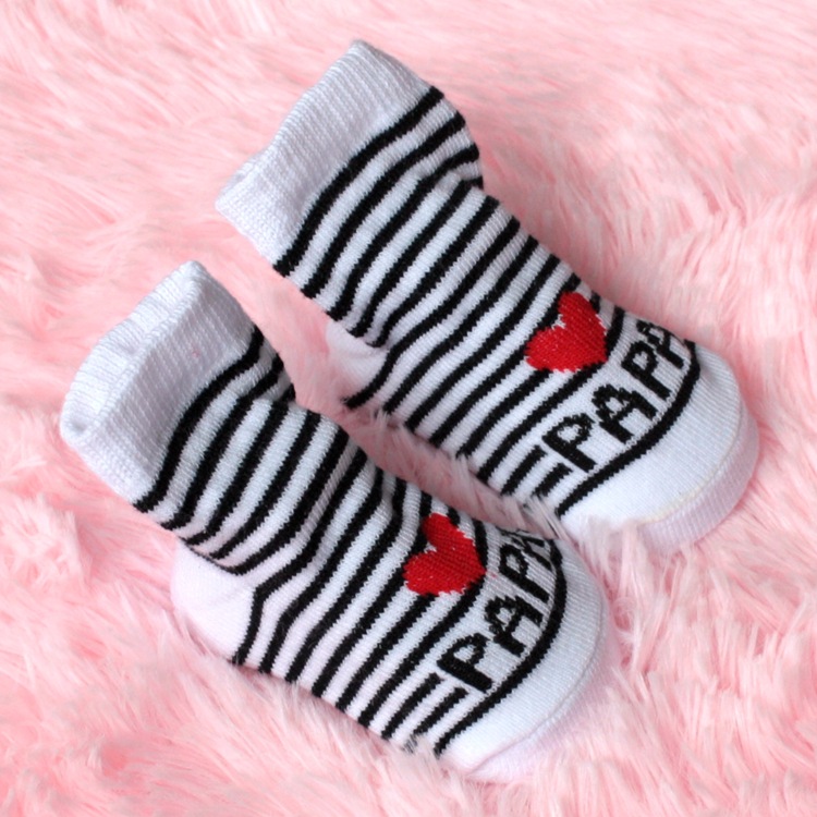 nuevos calcetines suaves encantadores del bebé recién nacido infantes niños niñas niños rayas algodón amor Mama/Papa calcetines 0 ~ 6 meses de