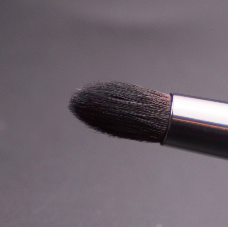 1 piece #212 Precision Eyeshadow Makeup brush detail eye smudge brush Natural wood Make up brushes cosmetic tools