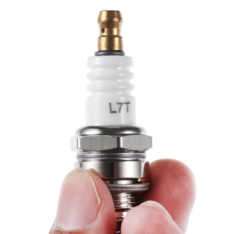 2Pcs 25cc 52cc 62cc Chainsaw Brush Cutter Spark Plug for 2 Stroke Engine MS180 MS250 MS070 Husquarna 365 Trimmer 260 430