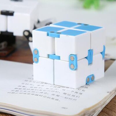 Antiestres Presse Magia Sollievo Ansia Cubo Gadget di Affari Decom Presse agli ioni di Infinite Cubo Dadi Divertimento Ufficio Puzzle Di Rilassamento Giocattoli: Cielo Blu