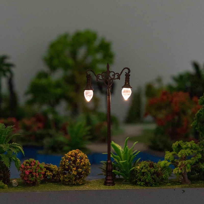 83XC 1/87 Realistic Street Light Micro Post Lights Dollhouse Garden Yard LED Dual-Head Lamp Kid’s Interactive DIY Kit 3V/12V