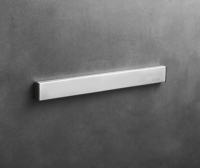 304 Stainless Steel Chef Knives Storage Organizer Wall Mounted Magnetic Knife Holder Magnet Kitchen Utensil Rack knife stand: Silver 30cm