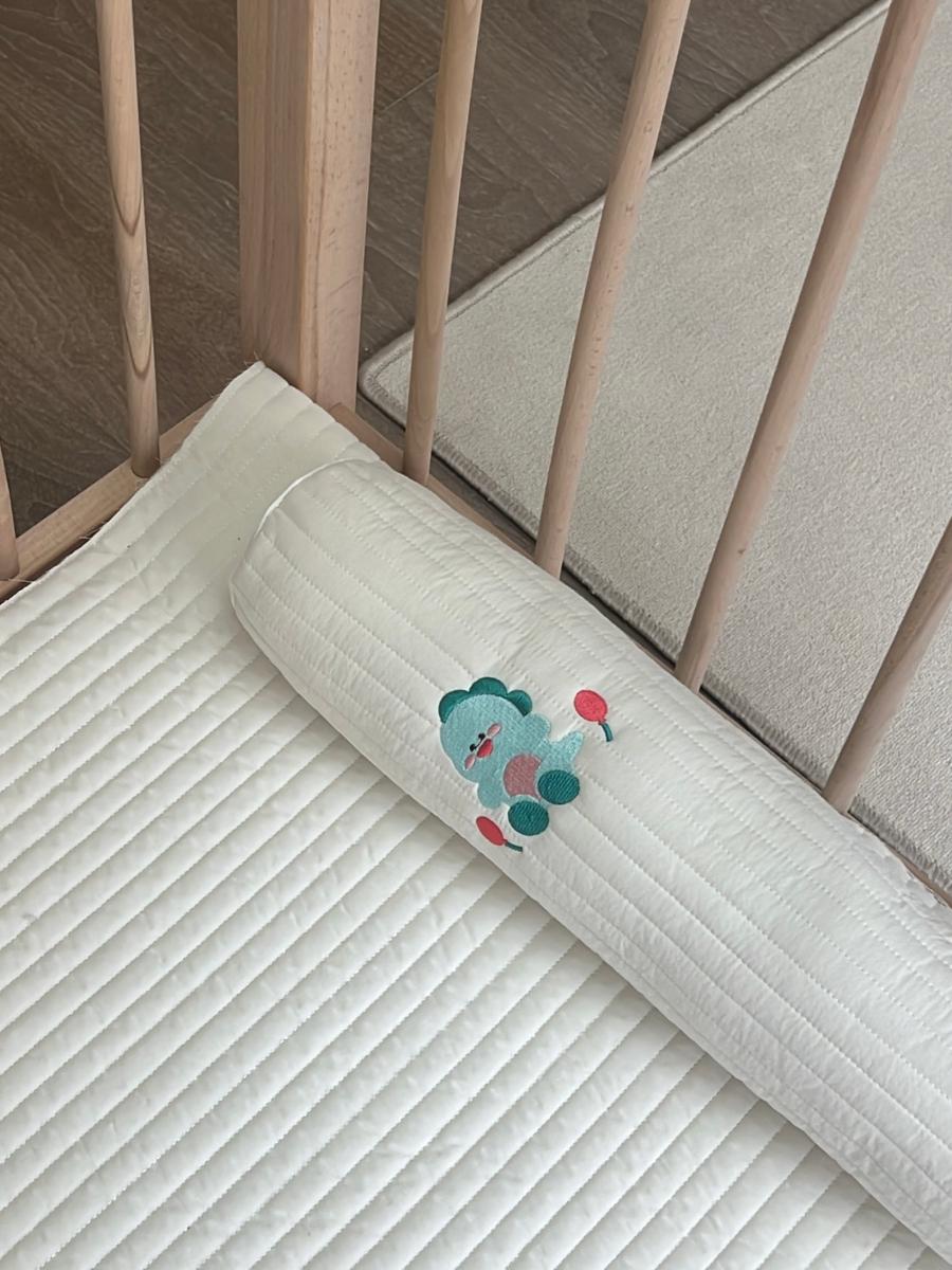 1 piece white embroidered cylindrical pillow children's pillow baby crib cushion bed surround universal for all seasons: Blue