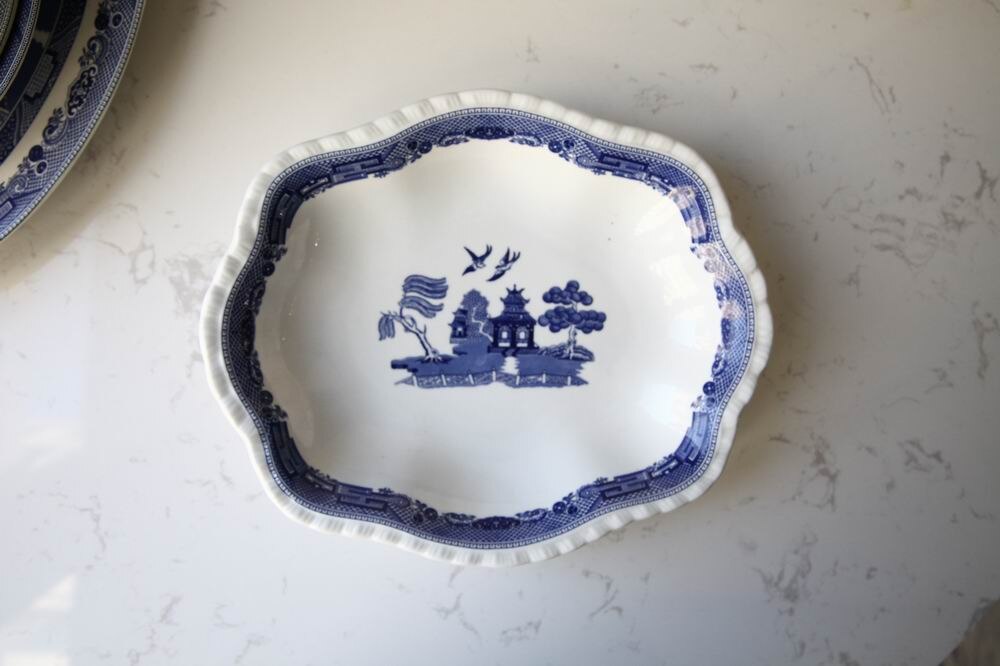 The Blue Willow Dinner Set England Style Dinner Ware Ceramic Breakfast Plate Beef Dishes Dessert Dish Soup Bowl: 11 inch fish plate