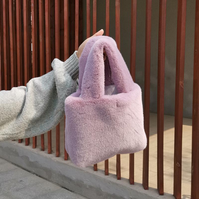 Winter Fluffy Bag For Women Versatile Faur Fur Messenger Shoulder Bag Plush Shopping Totes Cute Plush Small Handbag: Light Purple