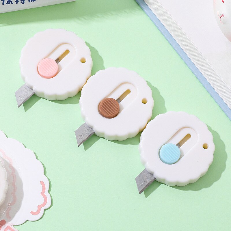 Cute Bear Utility Knife Mini Portable Paper Cutter for Craft Wrapping Box Paper Envelope Cutter Letter Opener Tools