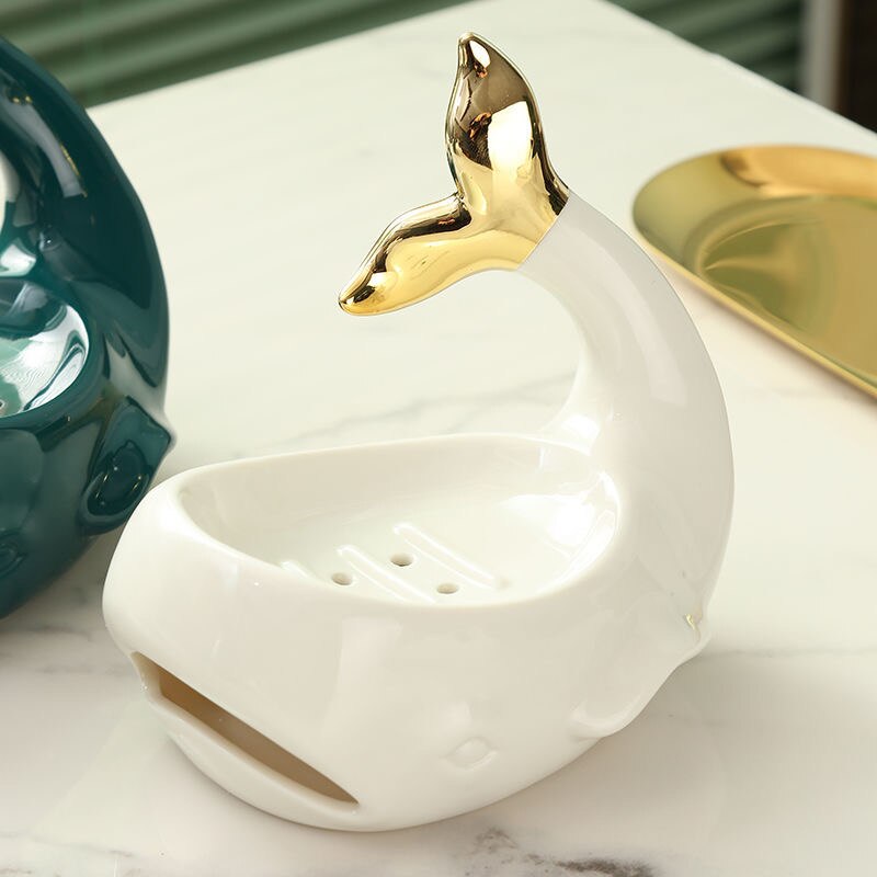 Jabonera en miniatura de ballena de porcelana, cerámica decorativa, soporte de jabón de Animal marino, suministros de adorno para el baño, accesorio: whale-white