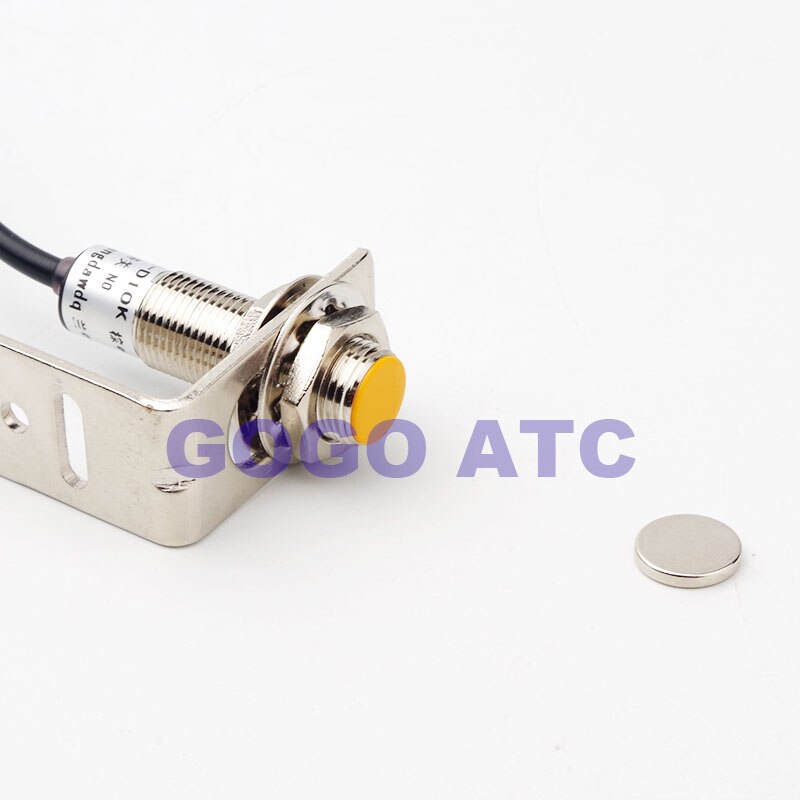 Hall sensor NJK-5002C M12 NPN drie-draads normaal open met magneten naderingsschakelaar Metalen sensor 1 CM koper nikkel plating