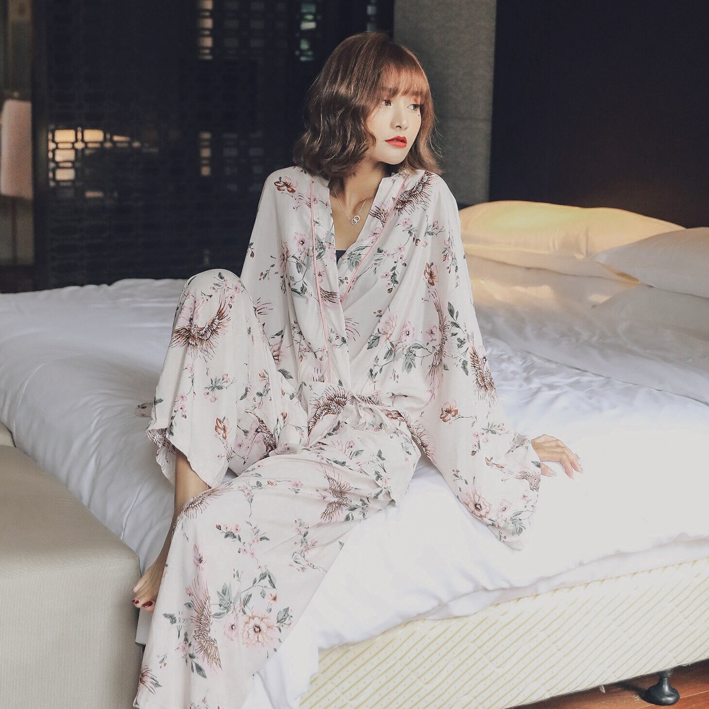 Kimono klæder lange bukser damer pyjamas sæt til forår og efterår langærmet nattøj bomuld flamingo udskrivning kvinders pyjamas: Hvid / M