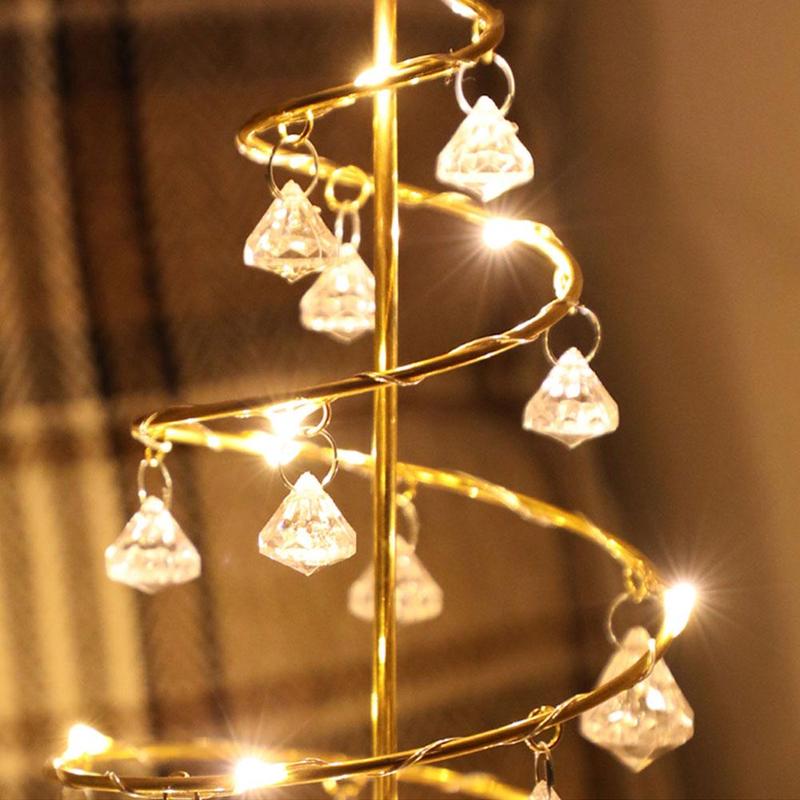 Verlichte kerstboom mini kerstboom met lampjes kleine accessoires kegel kersttafel jaar decoratie