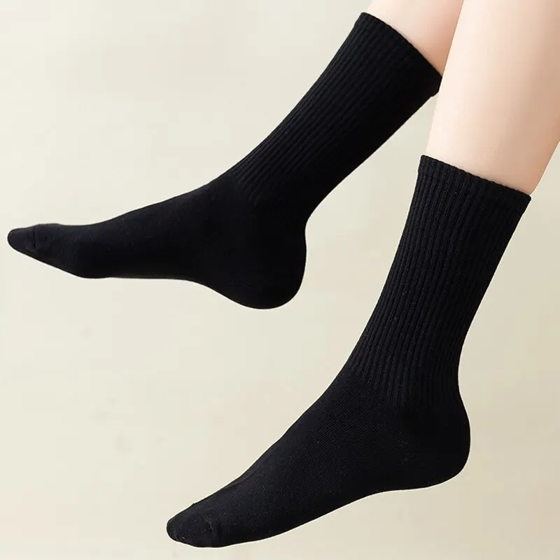 1/6/12 pares de calcetines de tubo medio para hombre Color sólido en blanco y negro ropa de calle Harajuku calcetines transpirables e informales