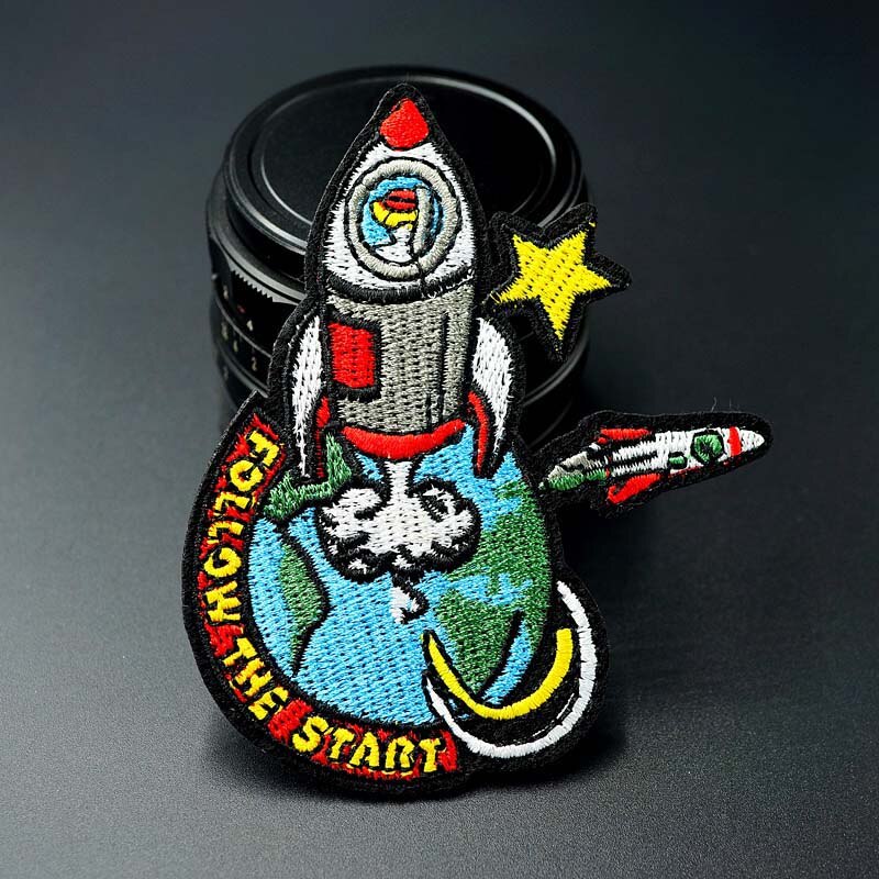 Rocket Size: 8.2x9.7 cm DIY Patches Doek Patch Geborduurde Leuke Badges Hippie Ijzer Op Cartoon Patches Voor kleding Sticker