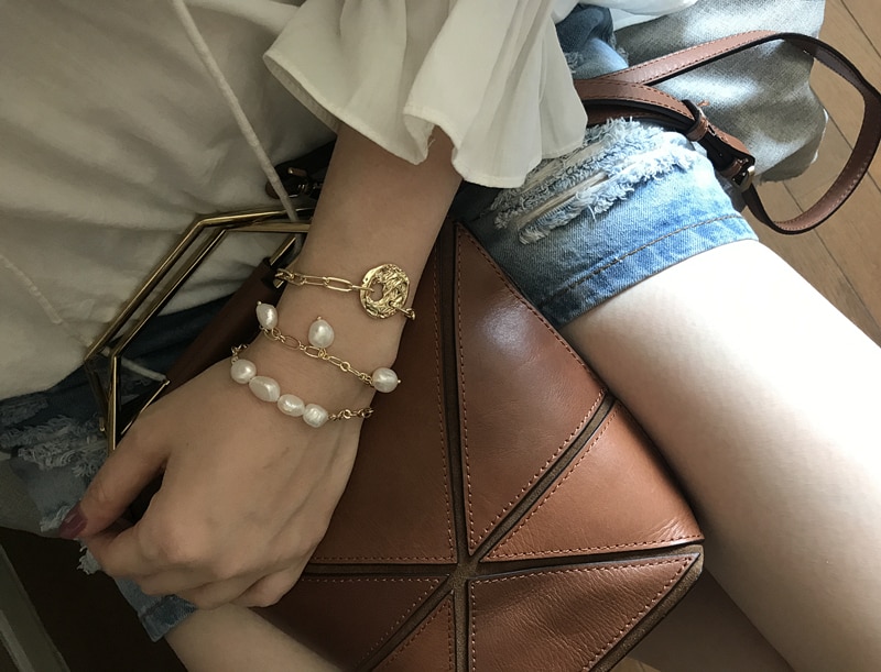 Aomu korea geometrische ronde munt portret hanger armband enkelband voor vrouwen metalen holle ronde ketting armband sieraden