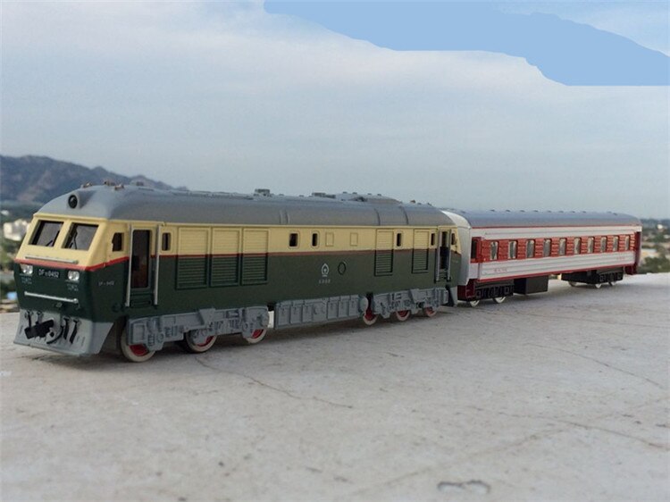 High simulation train model.1:87 scale alloy pull back Double train, passenger compartment,metal toy cars: 10