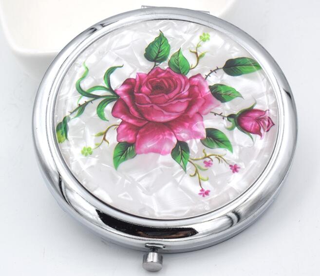 1 pcs Mini Make-Up Compacte Pocket Spiegel Bloem Vlinder Metalen Draagbare Twee-side Folding Make-Up Spiegel Vintage Cosmetische Spiegels