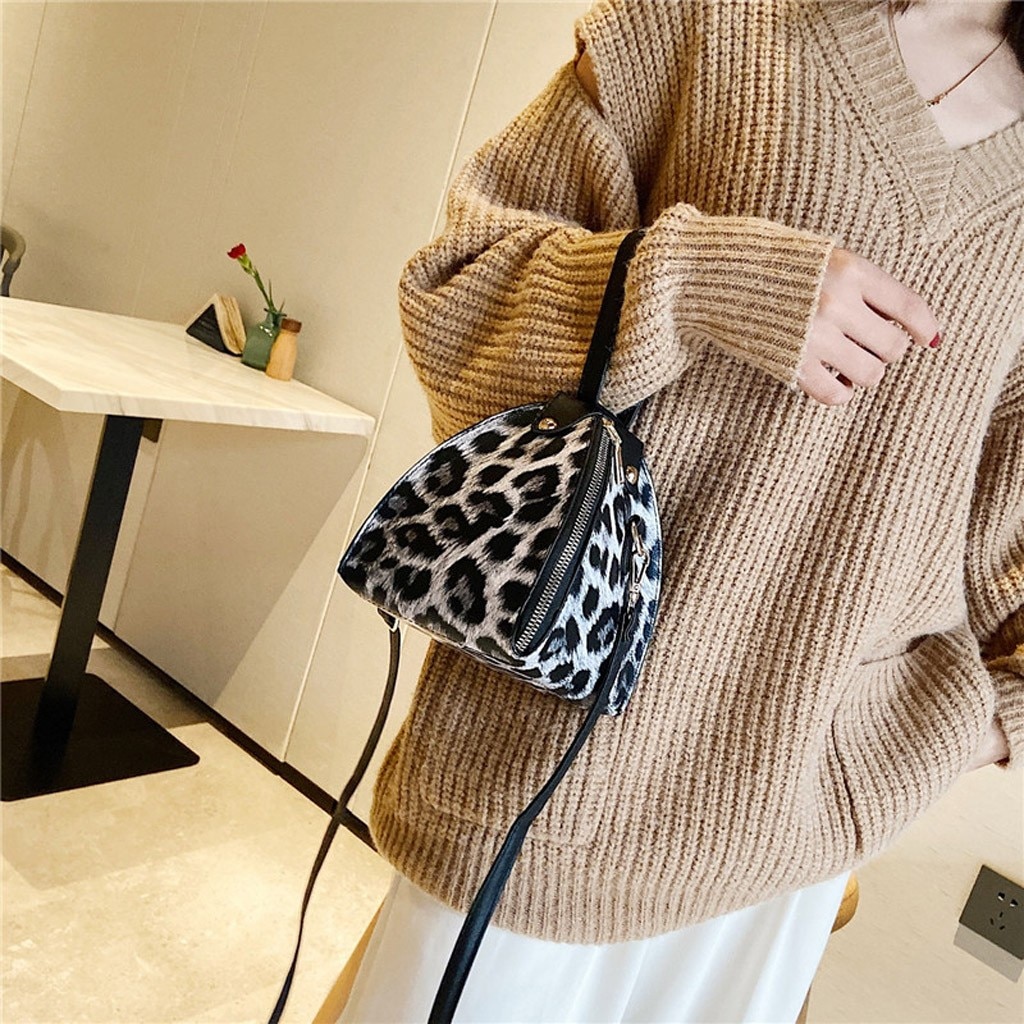 Women’ s Leopard Trend Large Capacity Leather Shoulder Bag Messenger Bag Portable Crossbody girls Messenger Bags